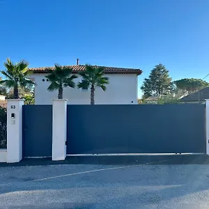 Luxurious And Spacious In The Heart Of The Cote D'azur Roquefort-les-Pins